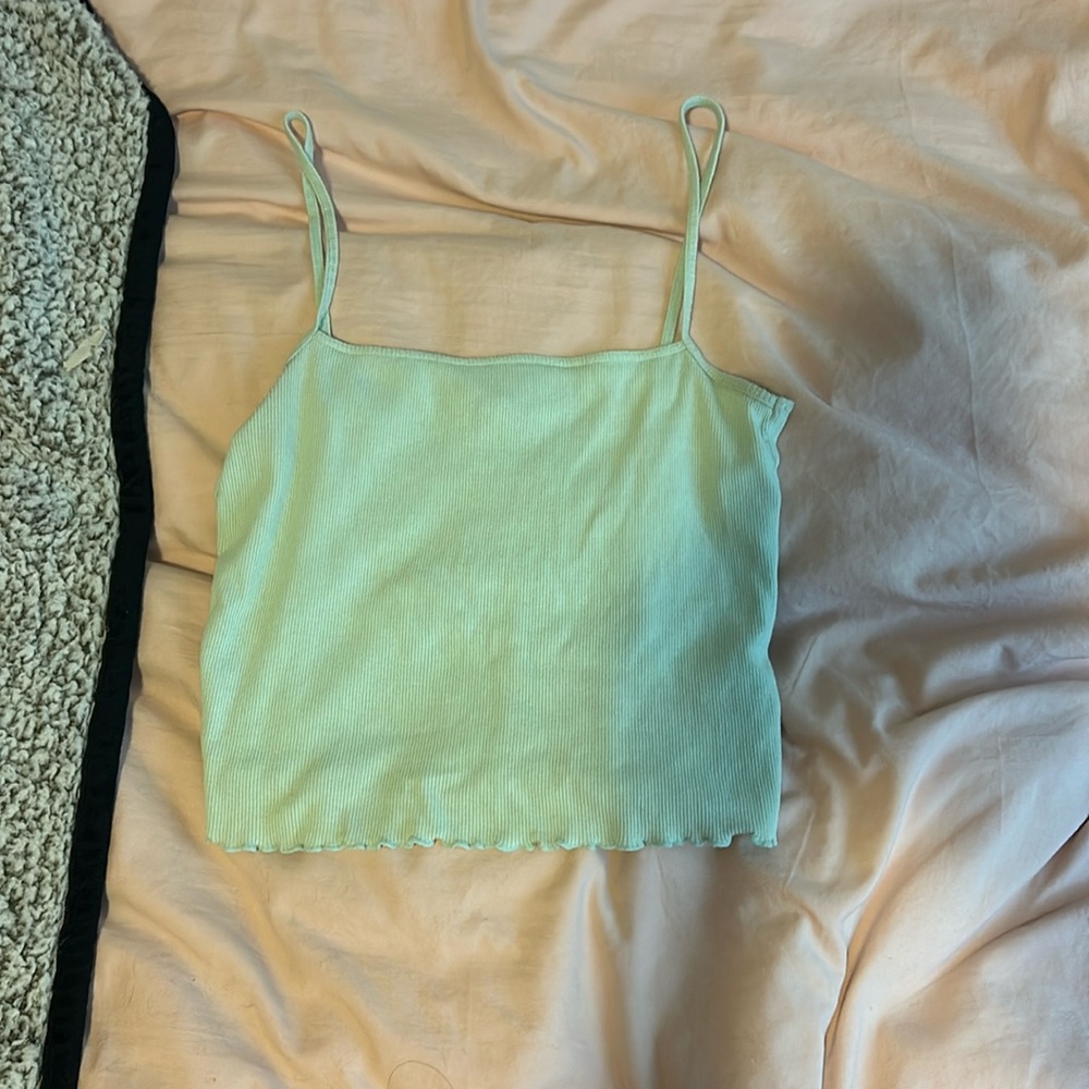 Green tank top, barely worn, perfect for summer